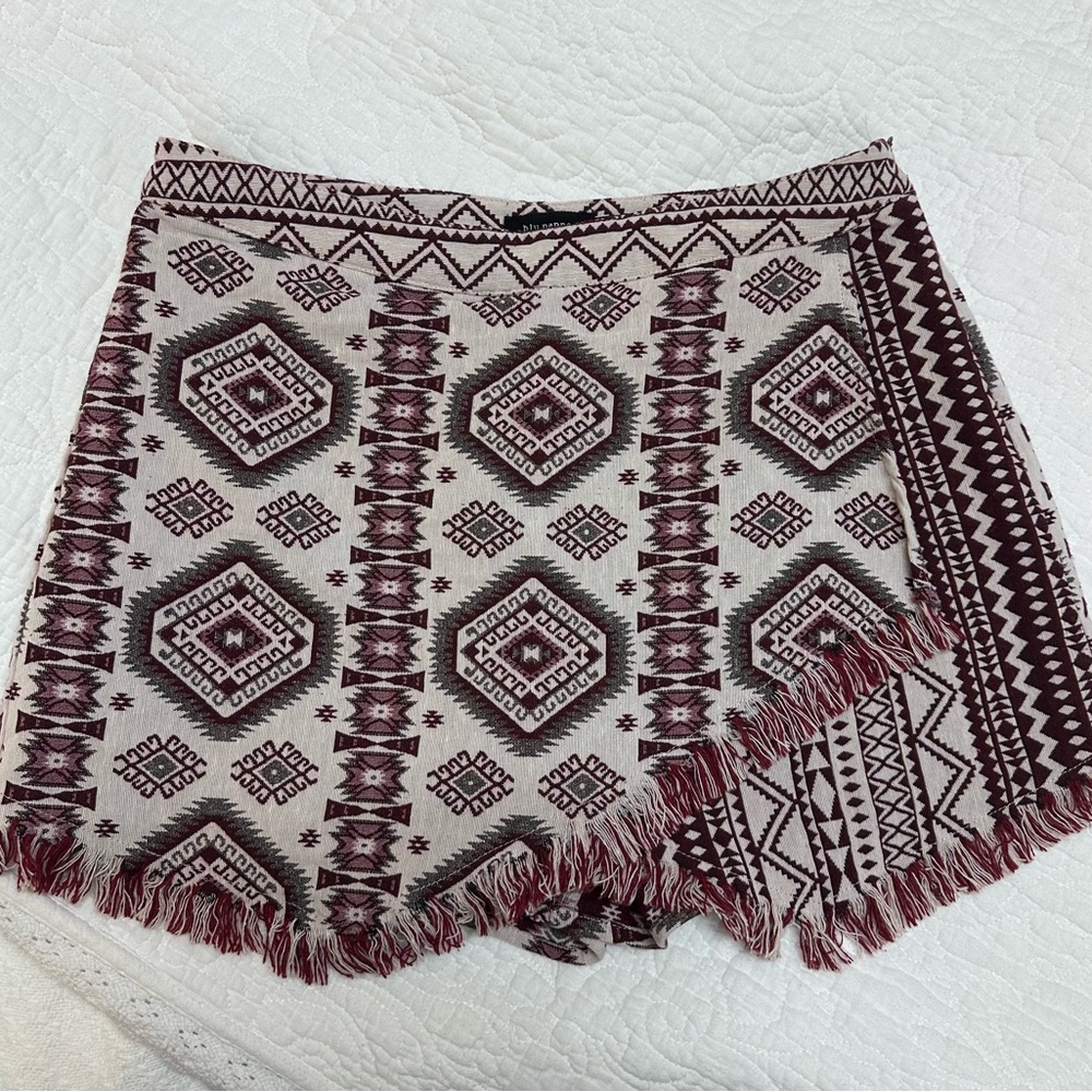Blu Pepper Skort Size Large - Aztec style with fringe. Never worn. NWOT